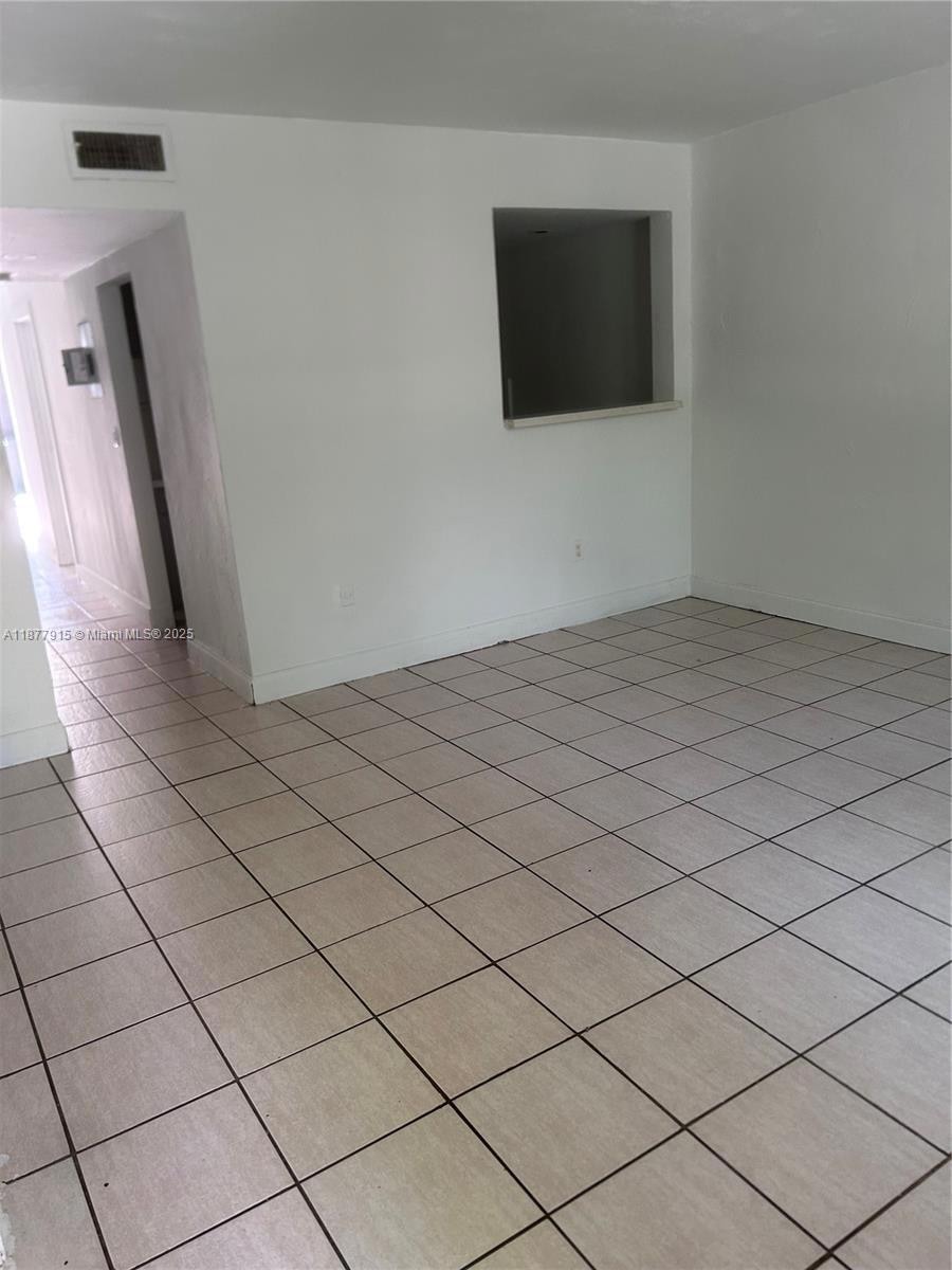 14204 NE 3rd Ct unit 8C, Miami, FL 33161 - photo 1