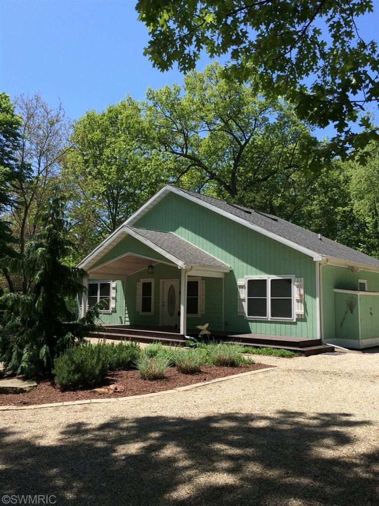 16056 Cardinal Ln, Union Pier, MI 49129 - photo 1