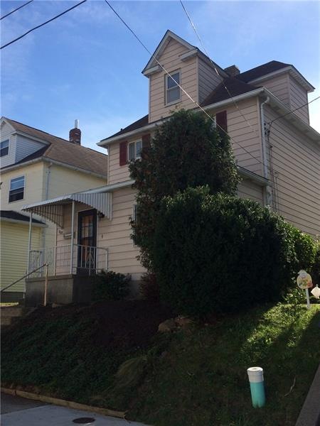 Tidy Vandergrift home waiting for you.