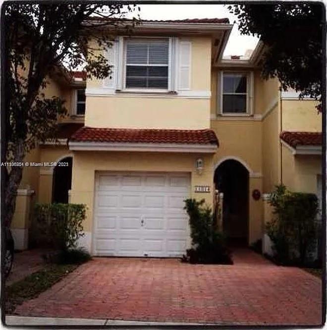 11125 NW 43rd Ln, Doral, FL 33178 - photo 1