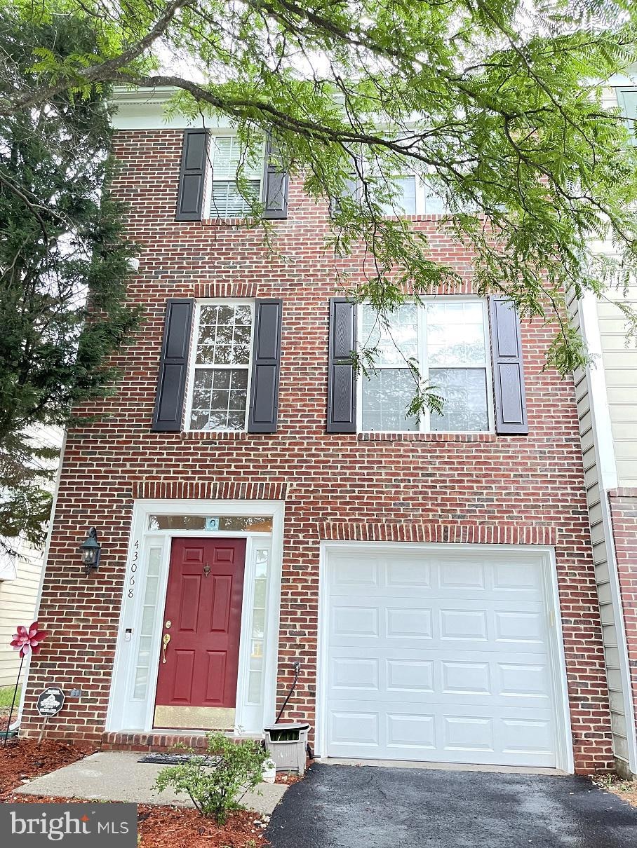 43068 Francis Square, Chantilly, VA 20152 - photo 1