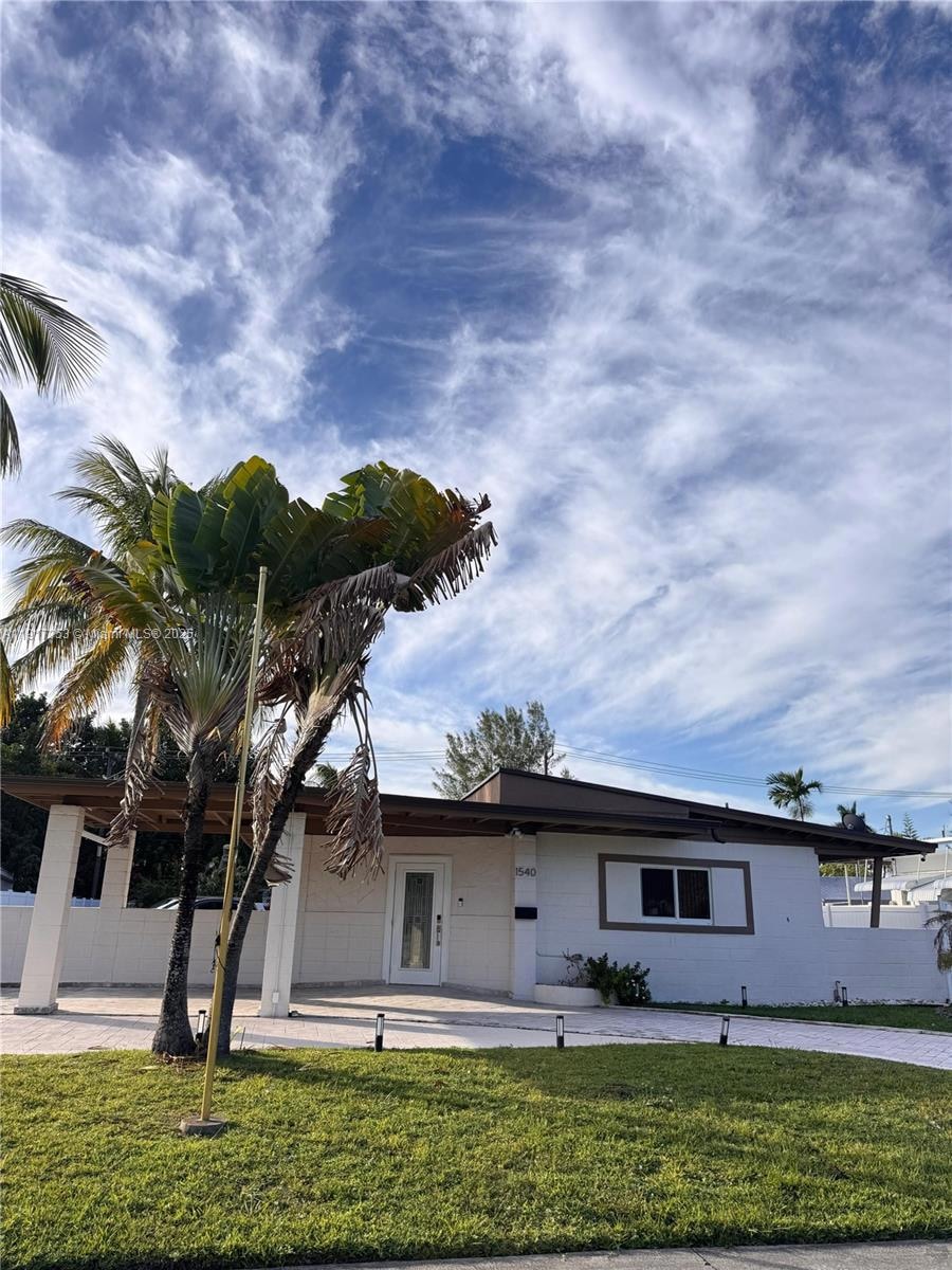 1540 NE 118th St unit B, Miami, FL 33161 - photo 1