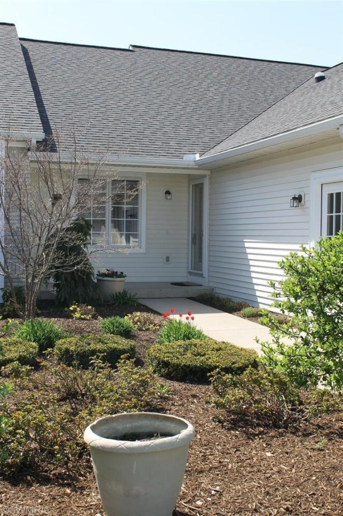 8221 Stoney Ln SW unit 82, Byron Center, MI 49315 - photo 1