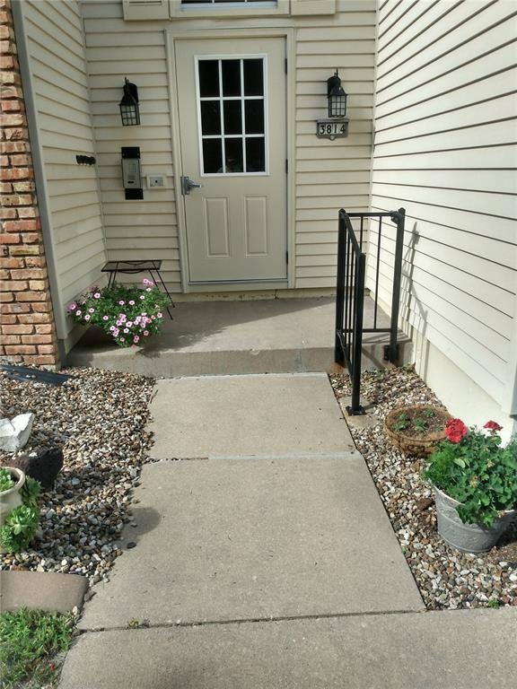 3814 Foxborough Terrace NE unit A, Cedar Rapids, IA 52402 - photo 1