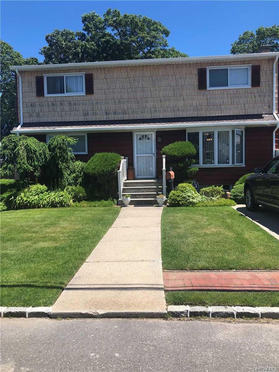 162 Beachview St, Copiague, NY 11726 - photo 1