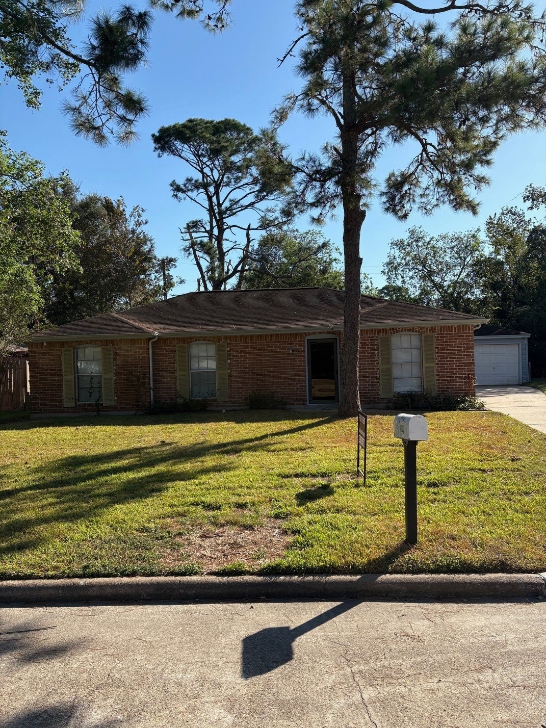 744 Dezso Dr, Alvin, TX 77511 - photo 1