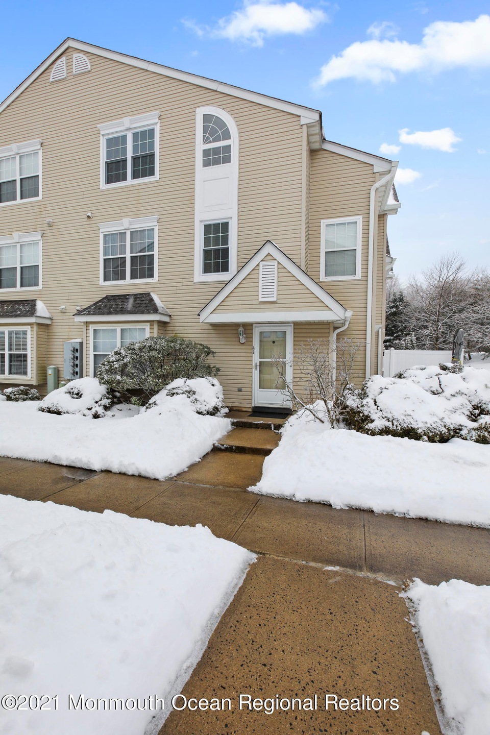 41 Madison Ct unit 31, Tinton Falls, NJ 07712 - photo 1