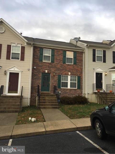 56 Litchfield Ln W, Martinsburg, WV 25405 - photo 1