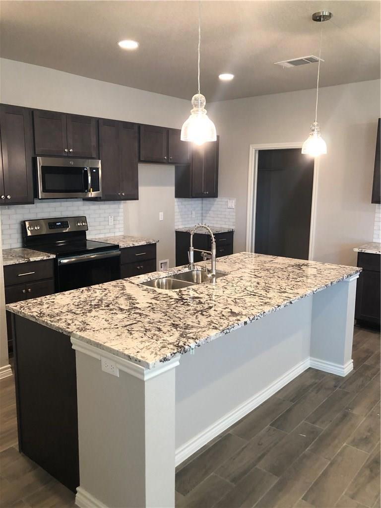 573 Cr 306 unit B, Jarrell, TX 78626 - photo 1