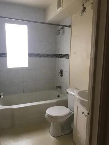 49 E Henderson Rd unit A, Columbus, OH 43214 - photo 1