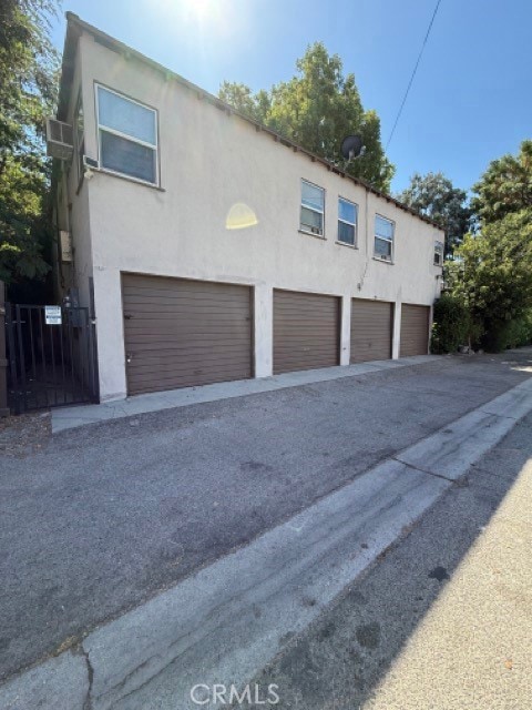 Under Contract $995,000