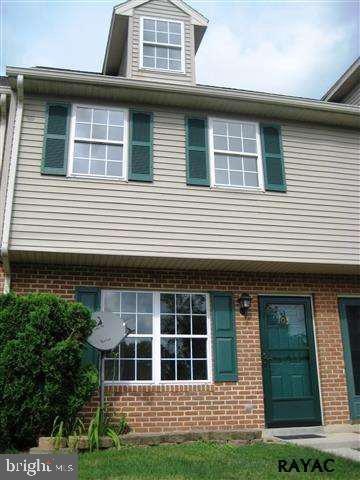 103 Orchard Ln unit 19, Hanover, PA 17331 - photo 1