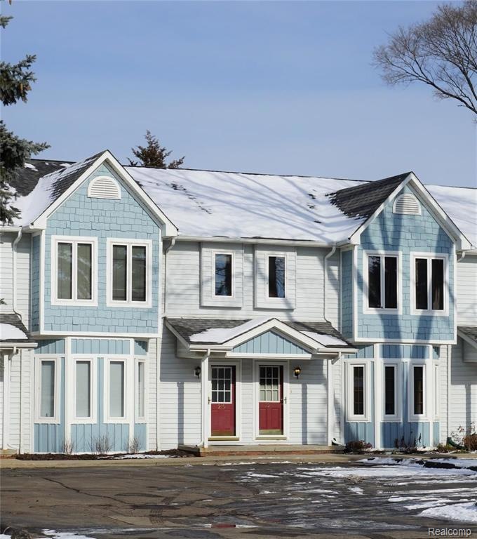 219 E Ann Arbor Trail.JPG