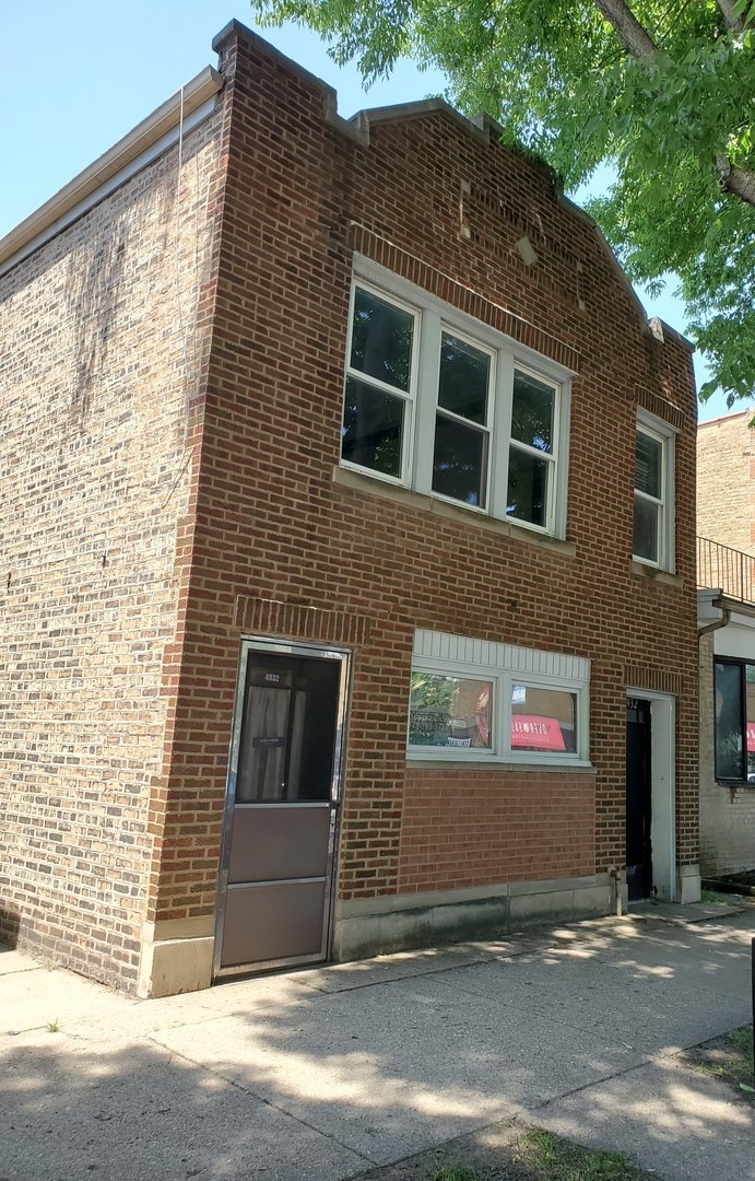 4932 N Damen Ave, Chicago, IL 60625 - photo 1