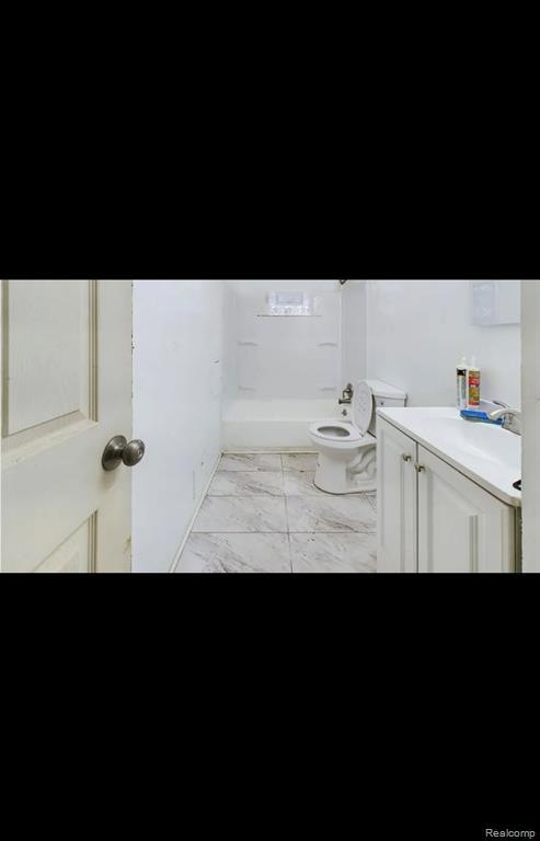 For Rent $1,300/month • Co-Listing Agent
