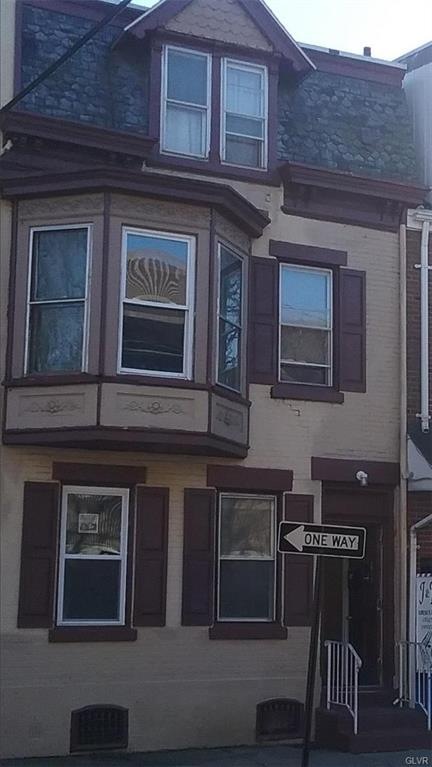 914 W Walnut St unit 1, Allentown, PA 18102 - photo 1