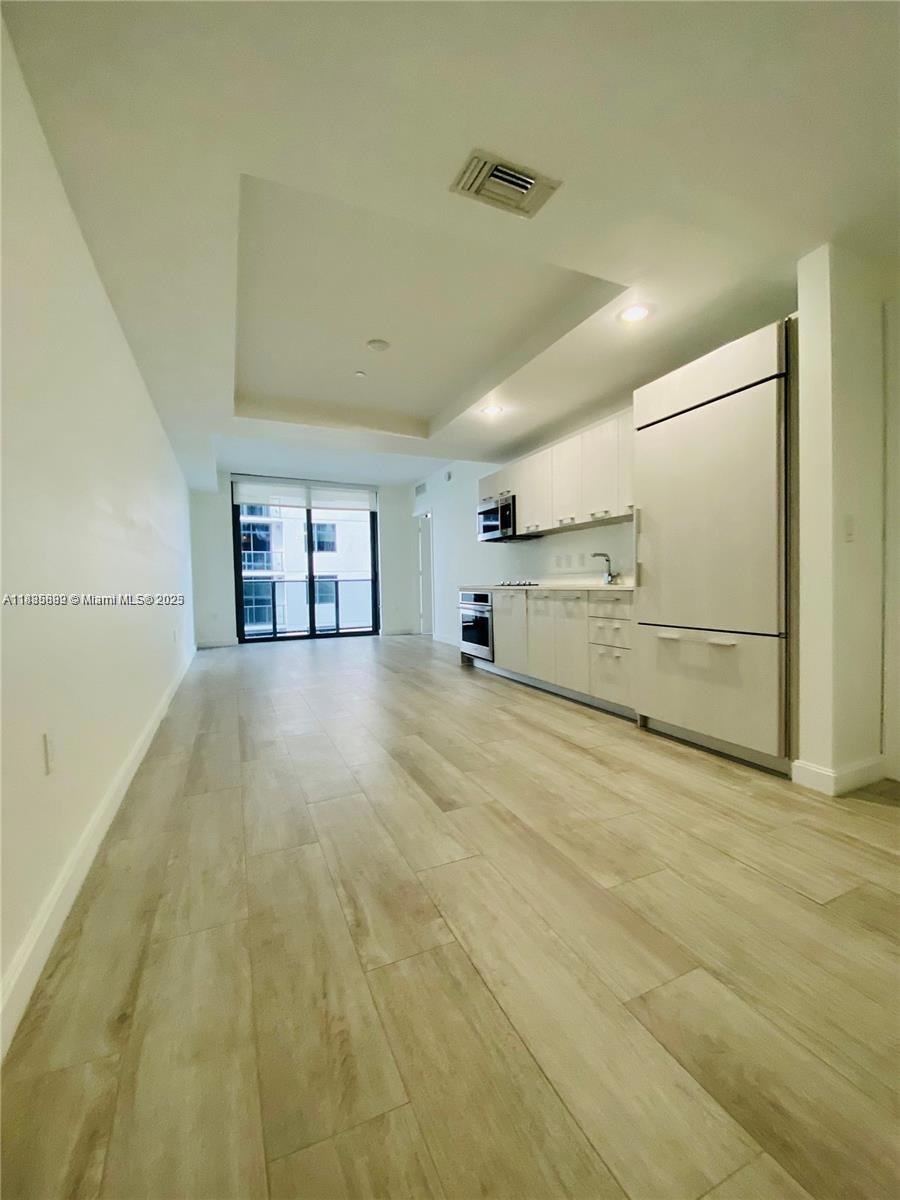 55 SW 9th St unit 3809, Miami, FL 33130 - photo 1