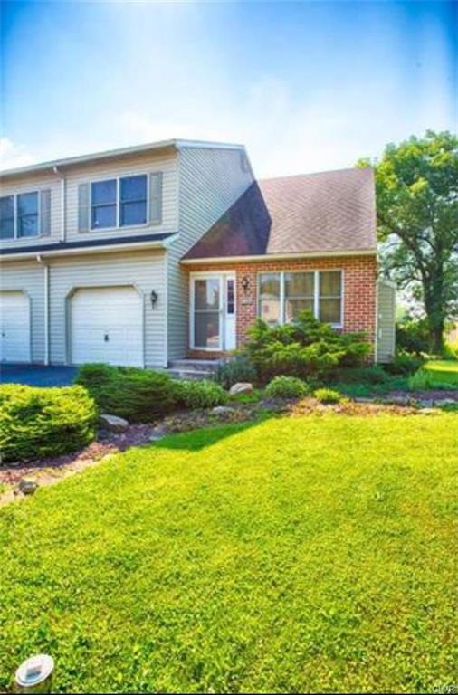 111 Ariel Ct, Stockertown, PA 18040 - photo 1