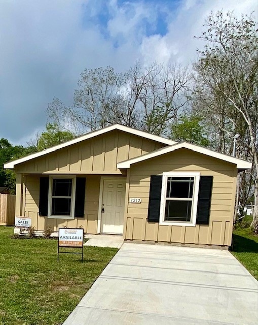 3212 Moore Ave, Bay City, TX 77414 - photo 1