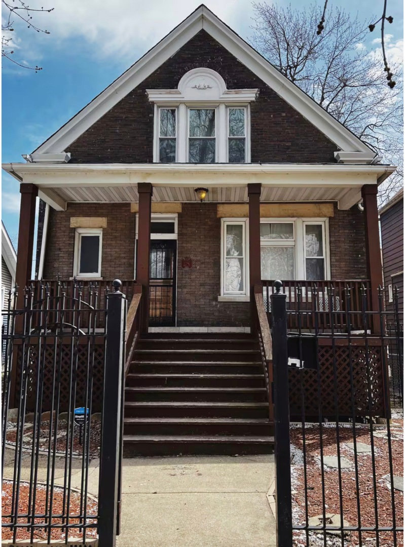 2867 E 77th St, Chicago, IL 60649 - photo 1