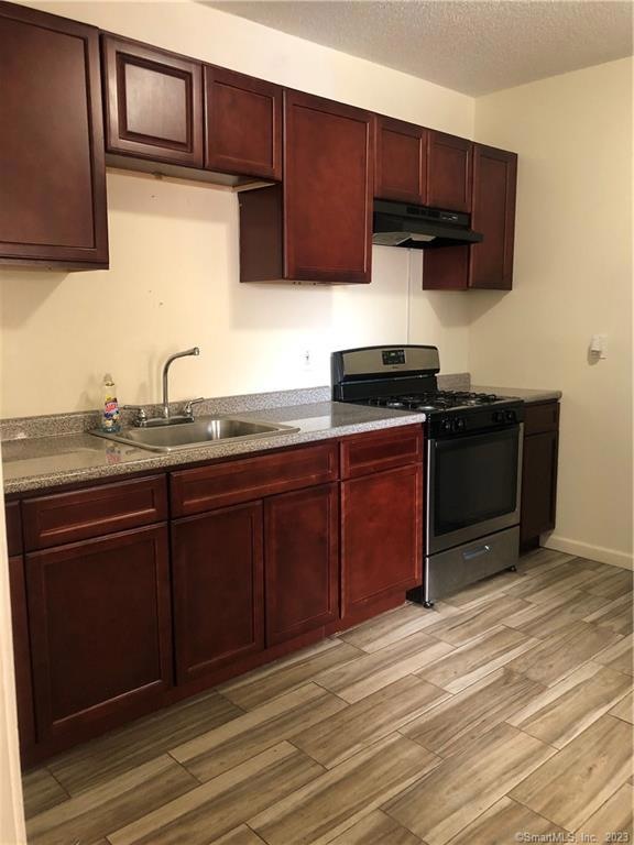 465 Wethersfield Ave unit C2, Hartford, CT 06114 - photo 1