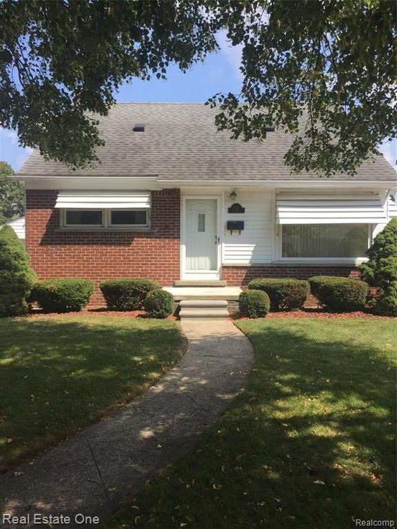 Front view of home