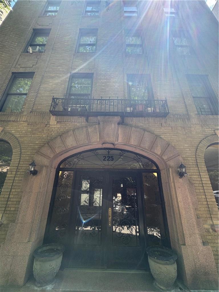 Sold $300,000 • Co-Listing Agent