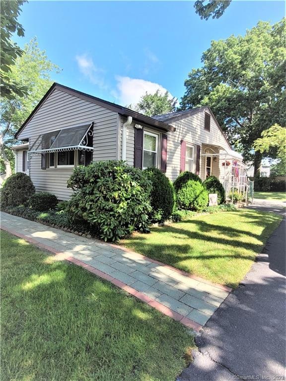 20 Nutmeg Ave, Enfield, CT 06082 - photo 1