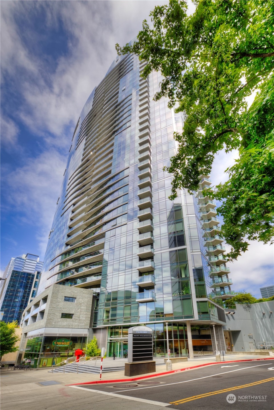 Sold $1,580,000 • Co-Listing Agent