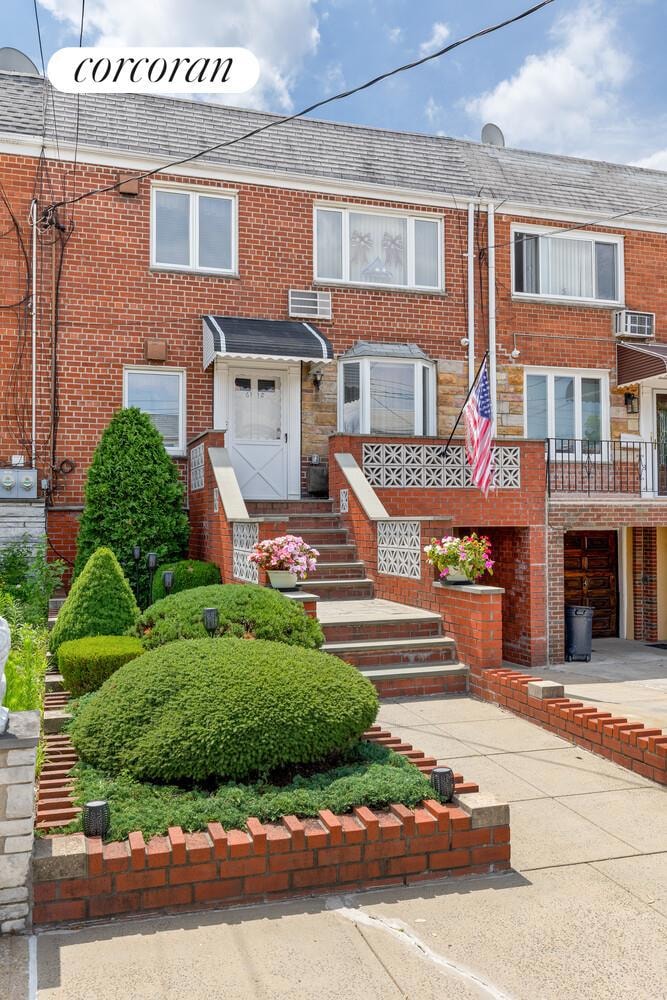 61-18 69th Ln, Flushing, NY 11379 - photo 1
