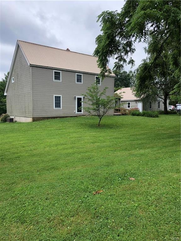241 Middletown Rd, Pen Argyl, PA 18072 - photo 1