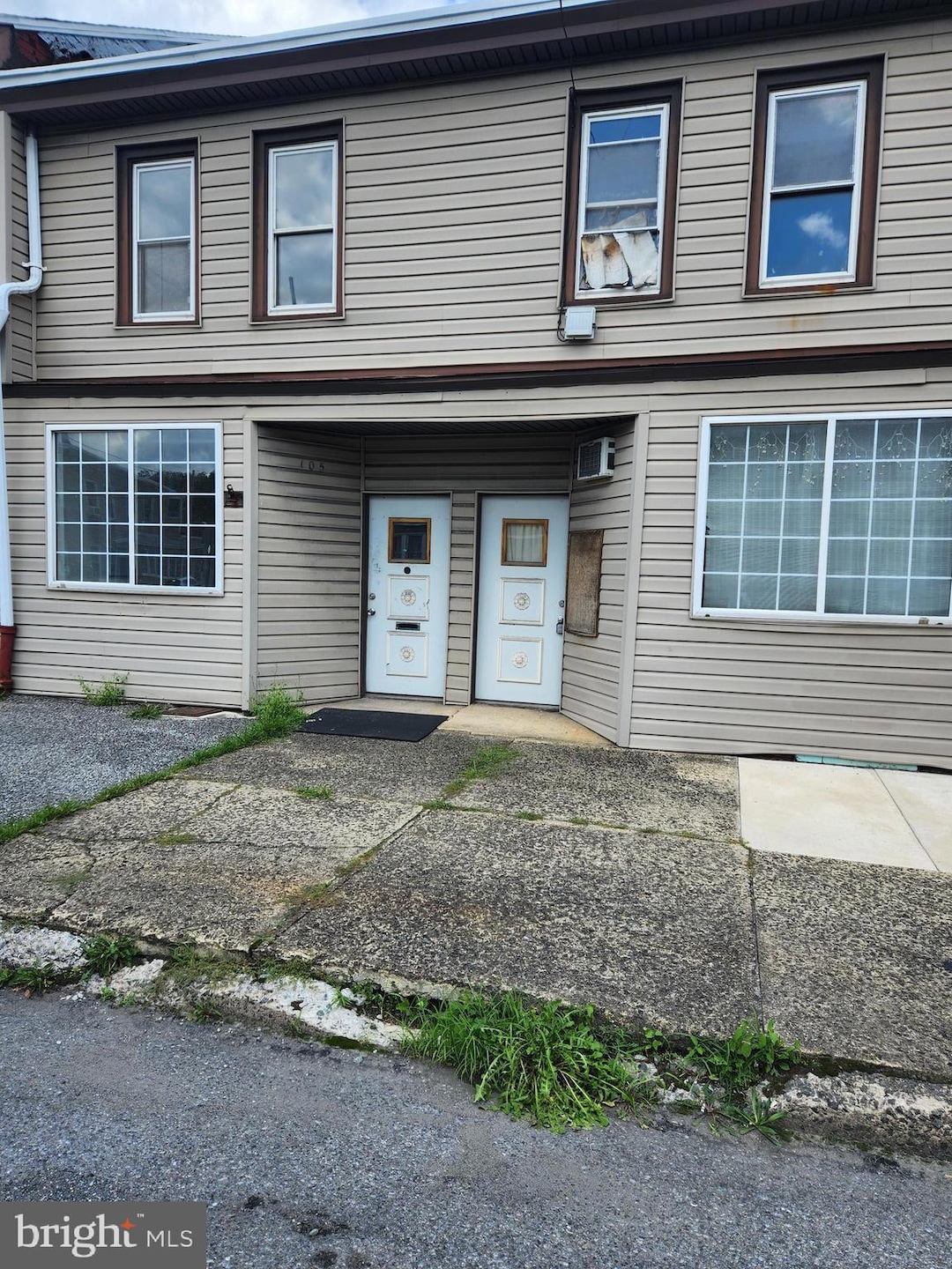 101 S 2nd St unit 105A, Saint Clair, PA 17970 - photo 1