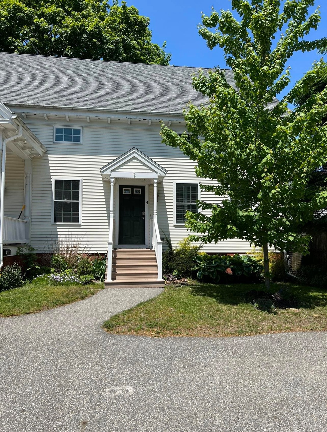 16 Hall Place unit 4, Exeter, NH 03833 - photo 1