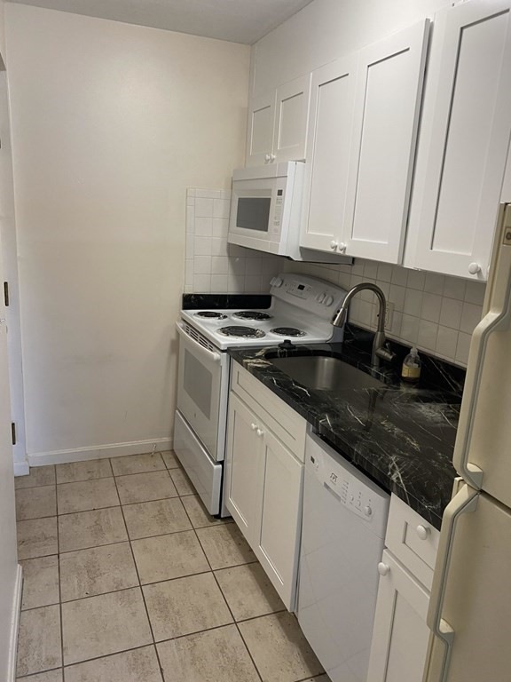 80 Cambridge Rd unit 28, Woburn, MA 01801 - photo 1