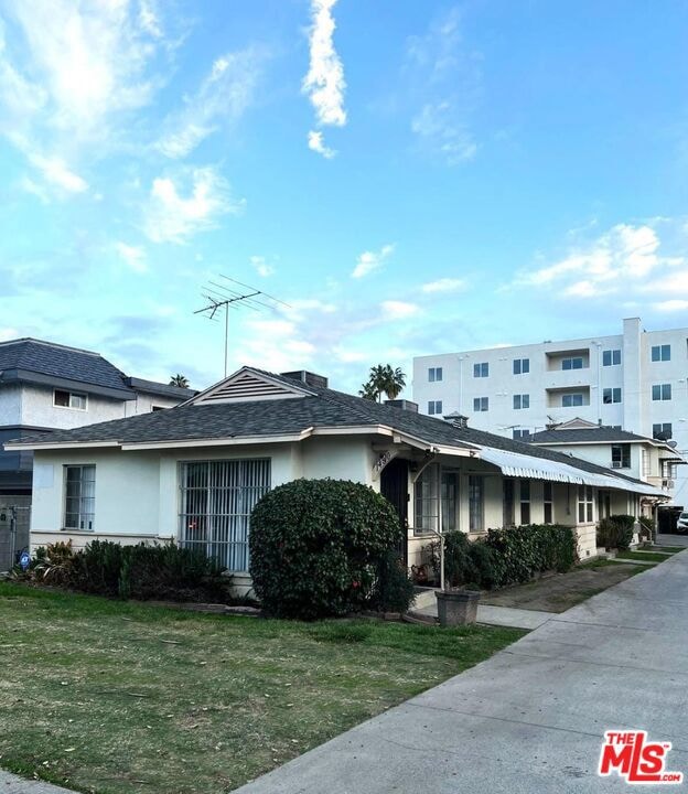 14810 Sylvan St, Van Nuys, CA 91411 - photo 1