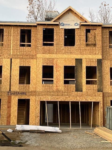 5938 Abernathy Ln, Columbus, OH 43232 - photo 1