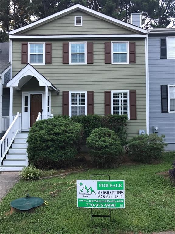 Beautiful Townhome with Hardie Plank Siding