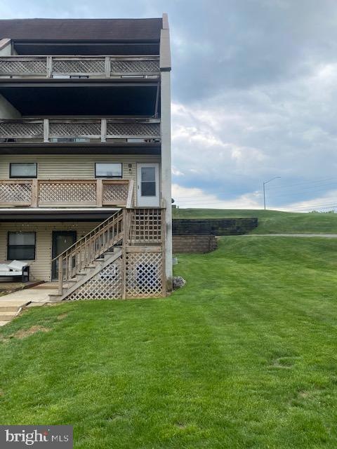 1334 W Wyomissing Ct, Reading, PA 19609 - photo 1