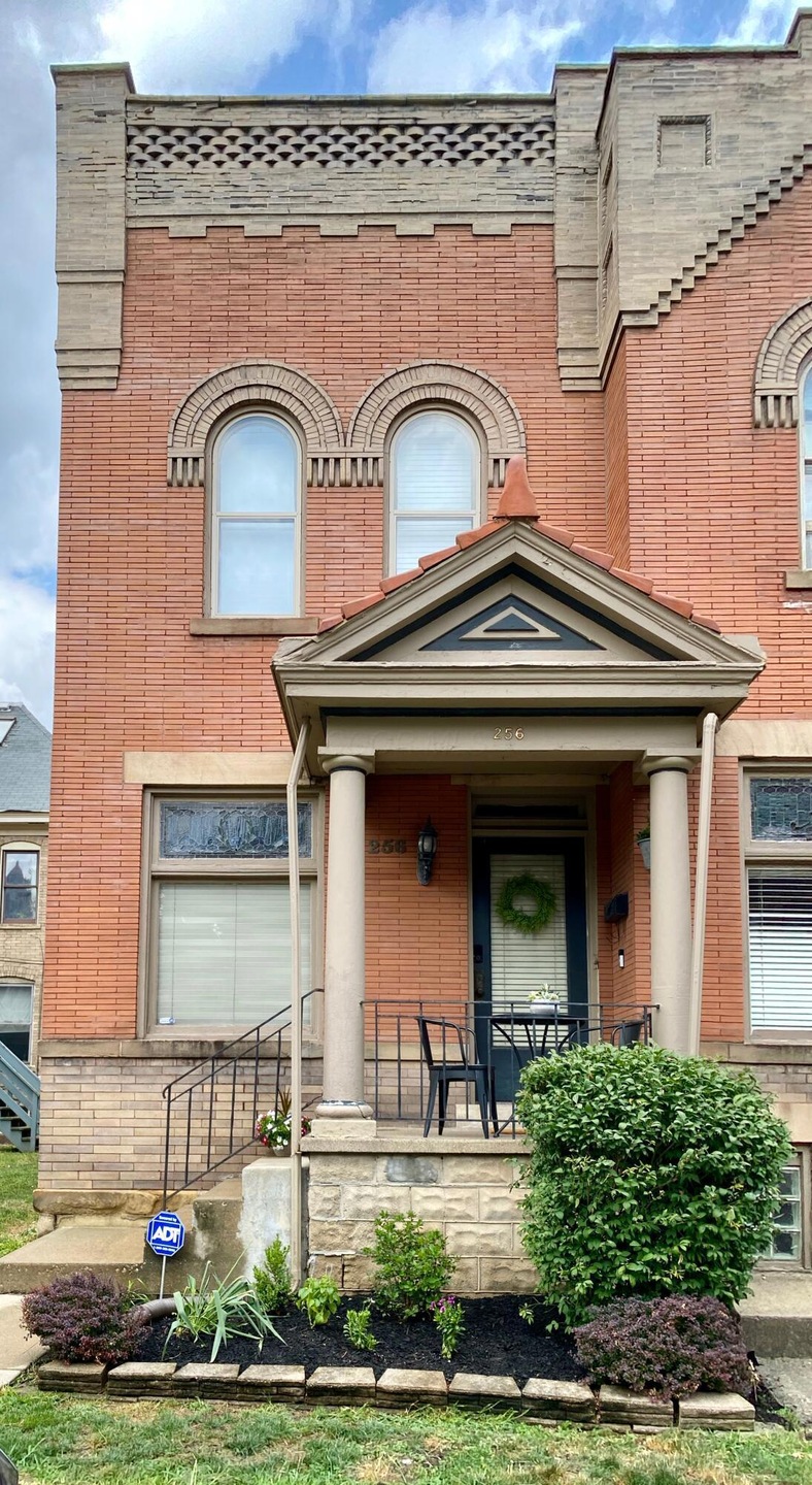 256 W Hubbard Ave, COLUMBUS, OH 43215-13