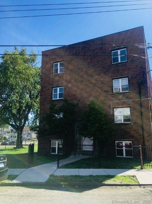 305 Parrott Ave unit 1D, Bridge Port, CT 06606 - photo 1