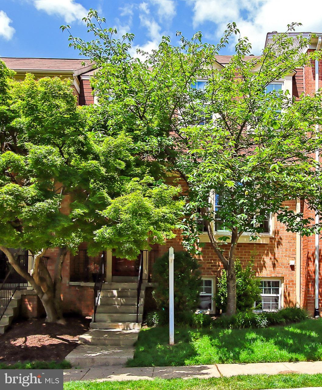 7727 Shootingstar Dr, Springfield, VA 22152 - photo 1