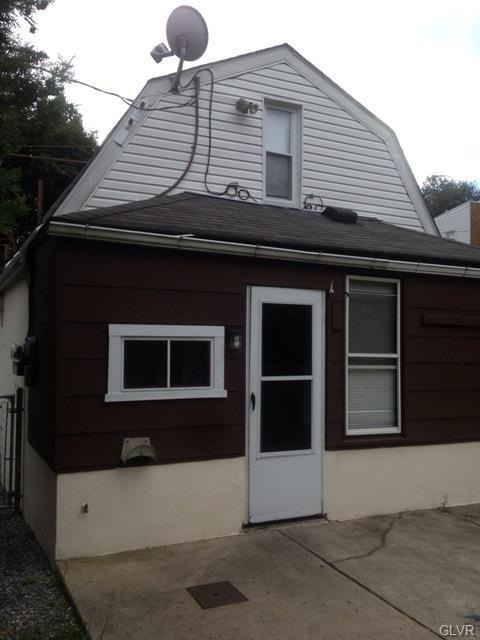 225 E Maple St unit Rear, Allentown, PA 18109 - photo 1