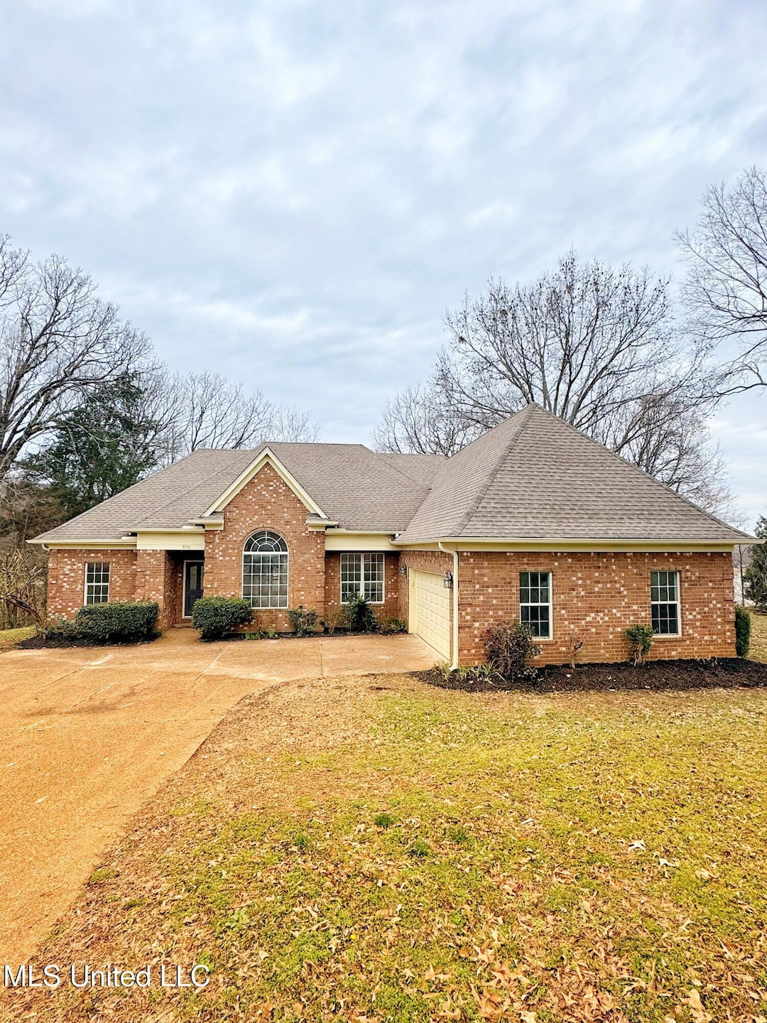 570 Cedar Grove