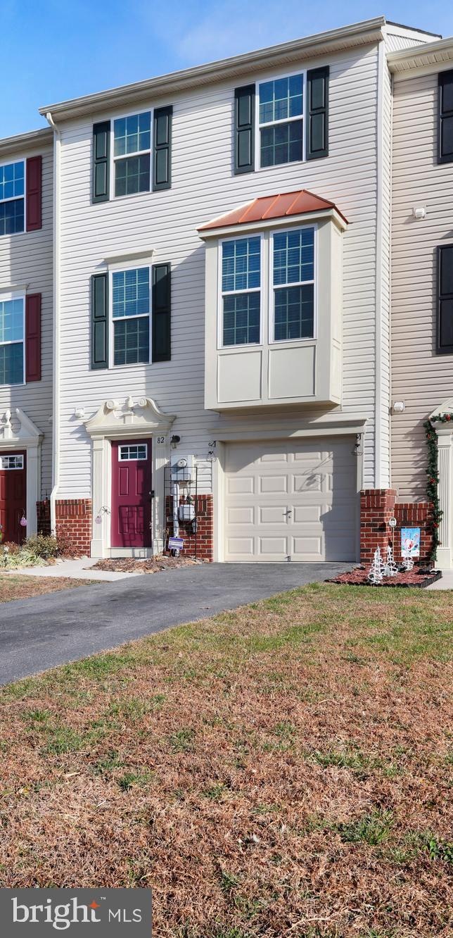 82 Creekside Ct, Falling Waters, WV 25419 - photo 1