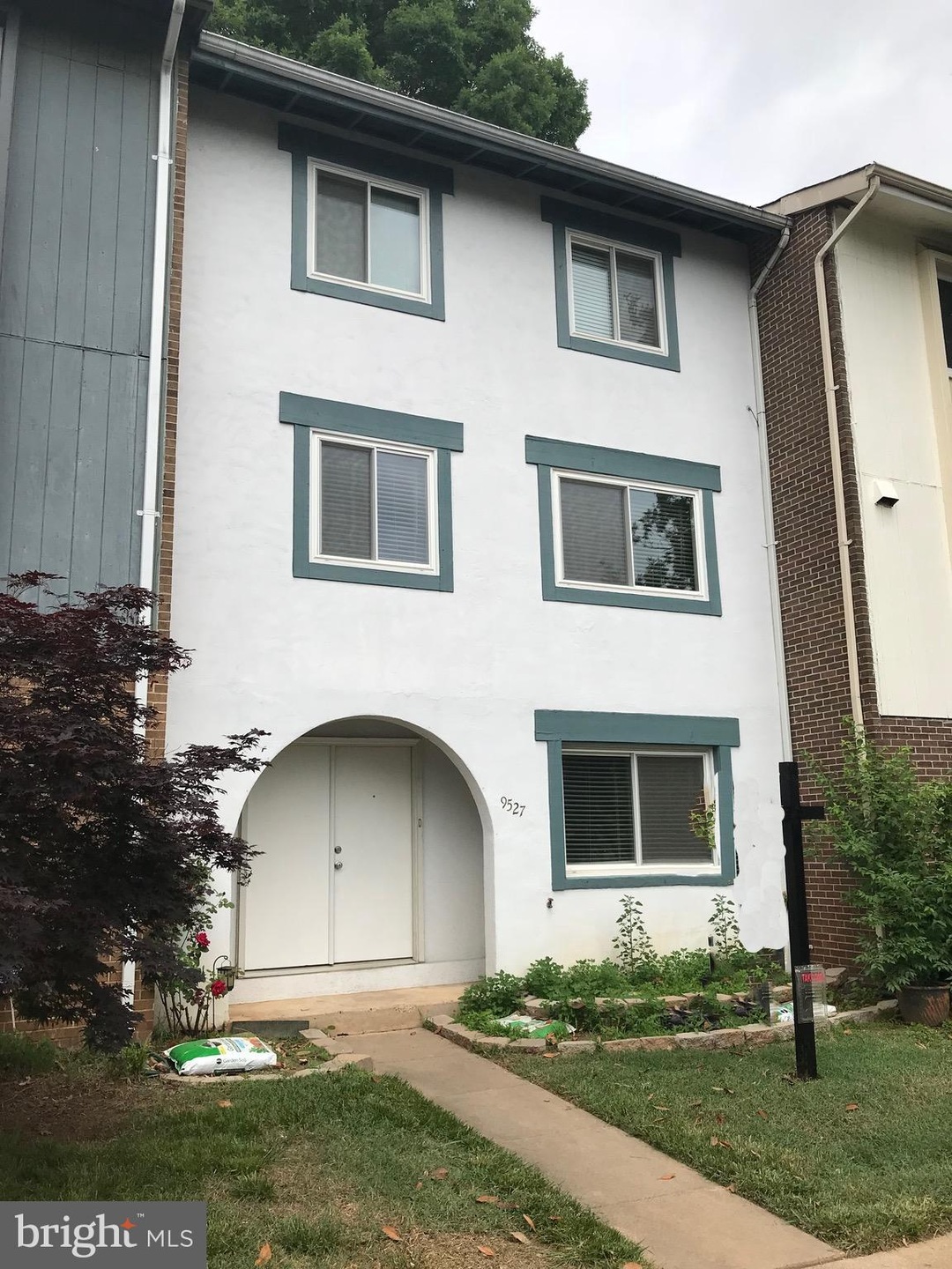 9527 Barcellona Ct, Fairfax, VA 22031 - photo 1