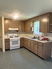 62 Hoover Rd unit 1, Walpole, MA 02081 - photo 1