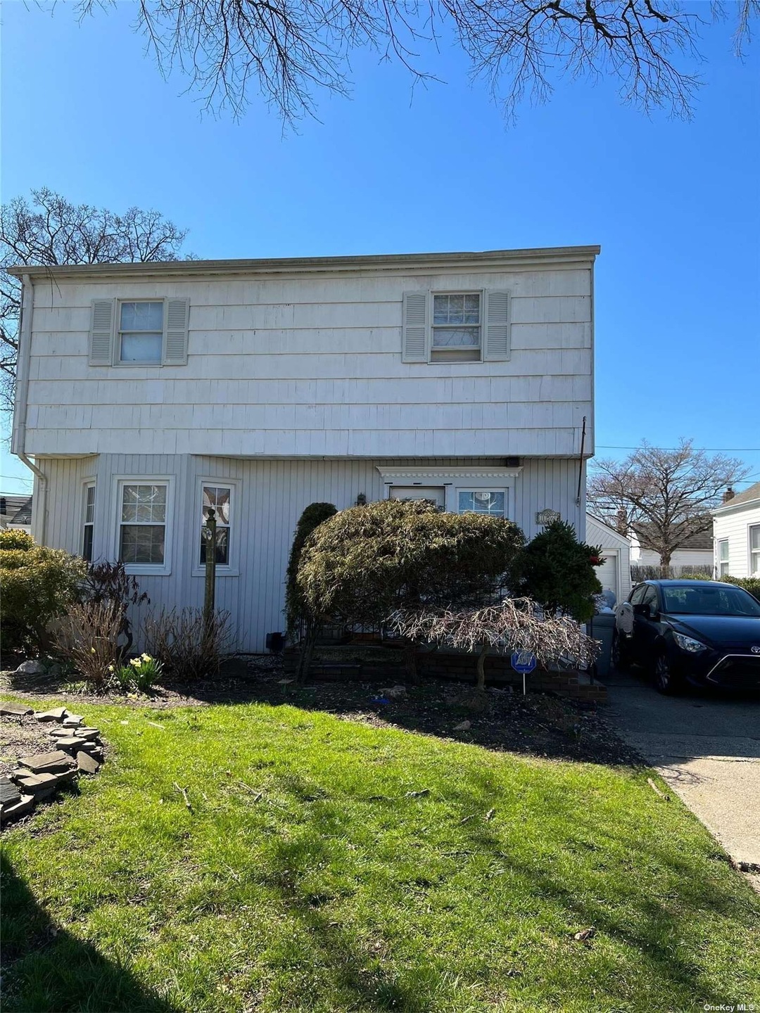 156 Gordon Rd, Valley Stream, NY 11581 - photo 1