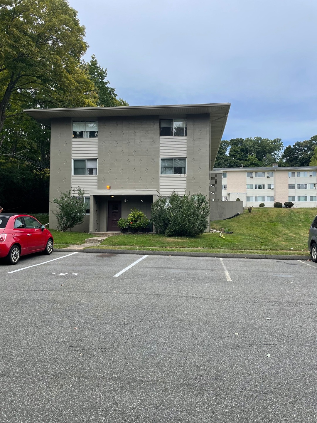 311 A S Elm St, Wallingford, CT 06492 - photo 1