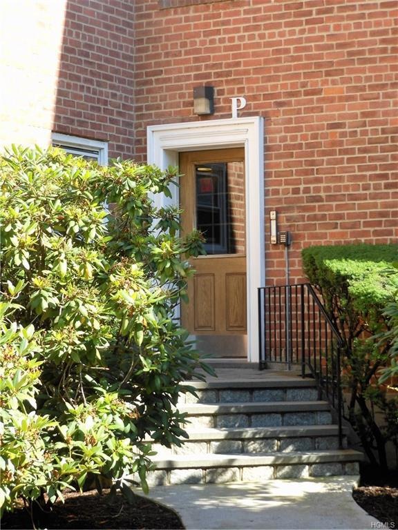 Tappan Manour Condominium unit P12, Tarrytown, NY 10591 - photo 1