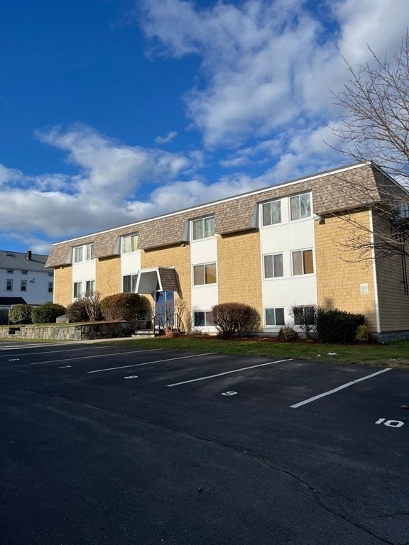 905 Locust St unit 2, Fall River, MA 02720 - photo 1